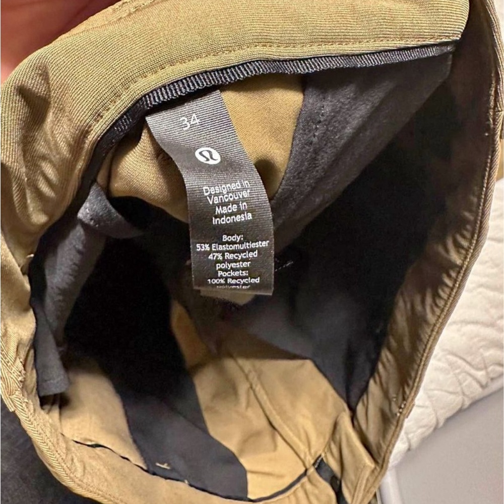Never worn 
Lululemon ABC Pants